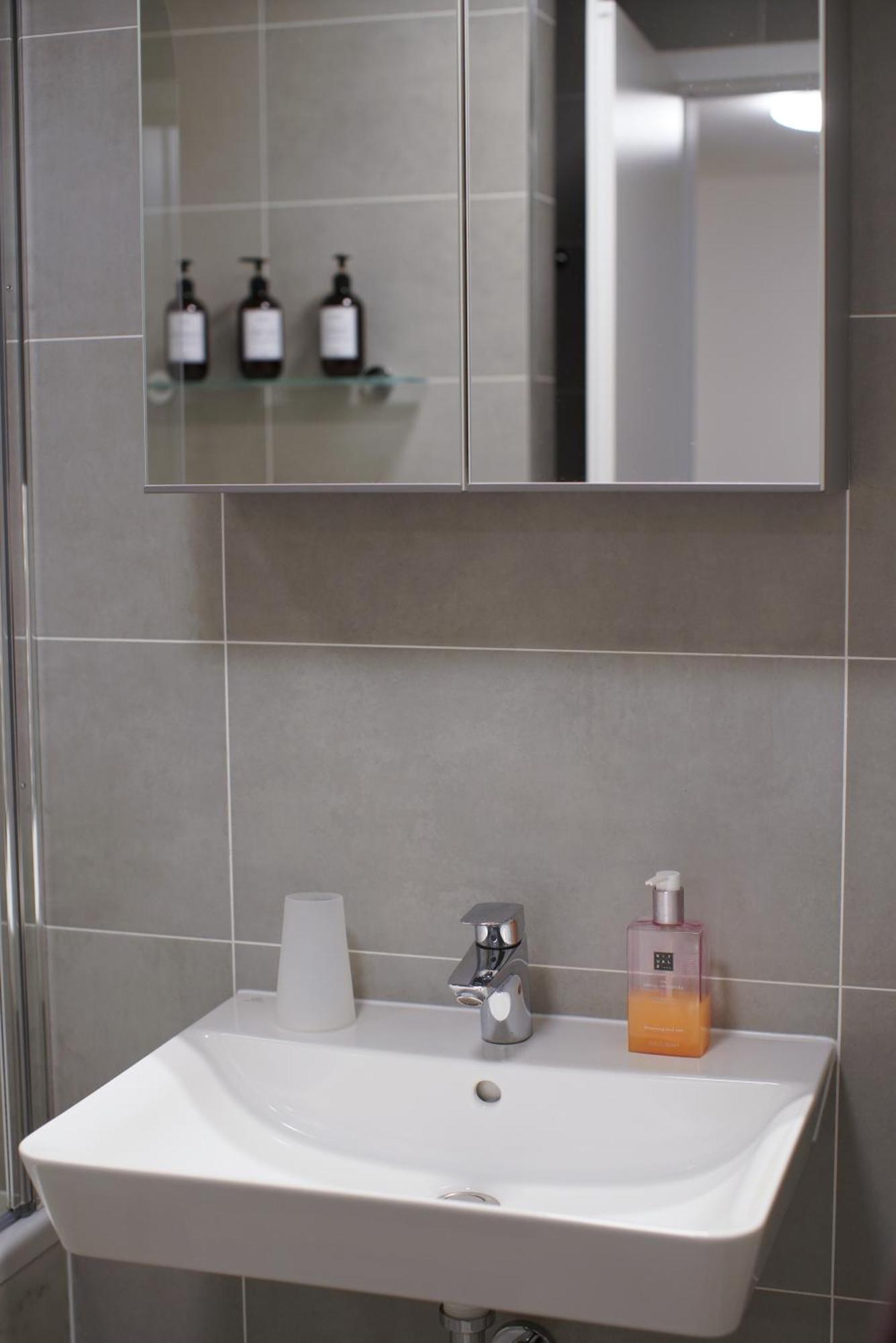 Holesovice Delight: Modern Comfort With A Twist In Prague 7 Zewnętrze zdjęcie